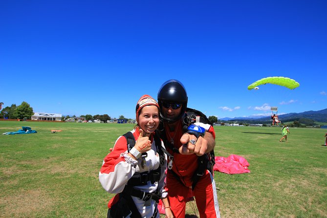 13,000ft Skydive over Abel Tasman with NZ's Most Epic Scenery - The freefall and the quieter parachute ride