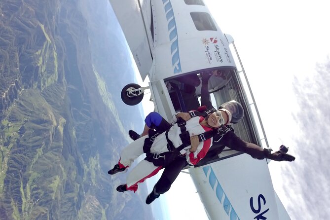18,000ft Tandem Skydive over Abel Tasman - From central Nelson to the aircraft