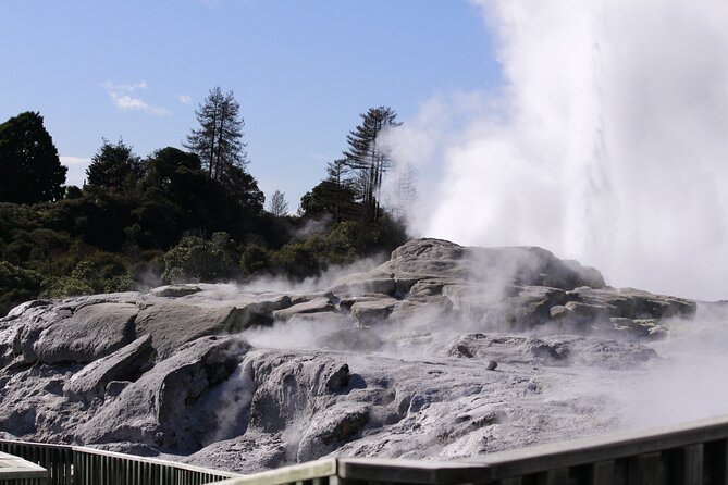 2-Day Hobbiton, Rotorua, Waitomo Caves Tour from Auckland with Accommodation - Rotorua overnight: a useful pause