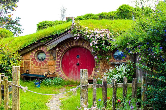 2 Day Waitomo Caves, Hobbiton Movie Set and Rotorua Tour from Auckland - Hobbiton: the clear highlight for movie fans