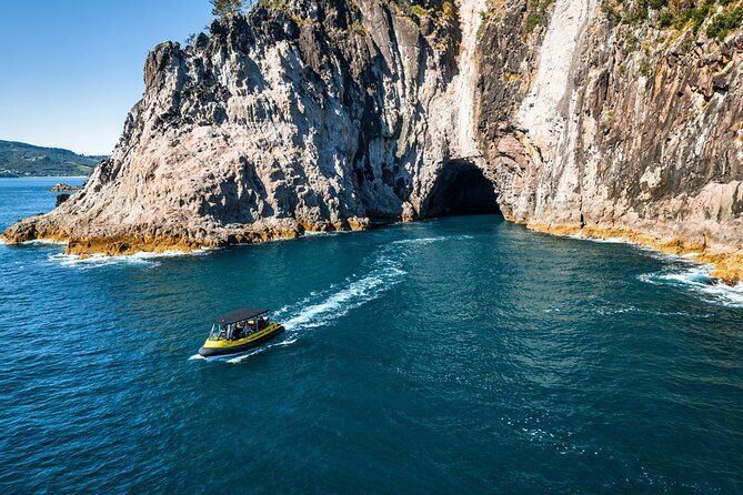 2 Hour Cathedral Cove and Volcanic Coast Cruise with Shade Canopy - Why this two-hour cruise works so well