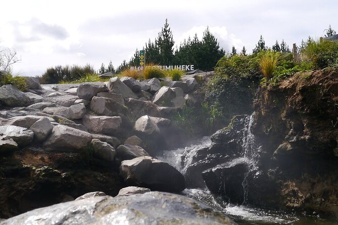 2-Hour Waikato River Guided Kayak Trip from Taupo - A gentle way to see the Waikato River