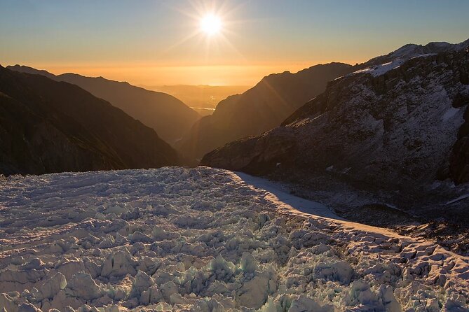 20 Minute Twin Glacier Overflight in Fox and Franz Josef Glaciers - From Fox Glacier road to the helicopter
