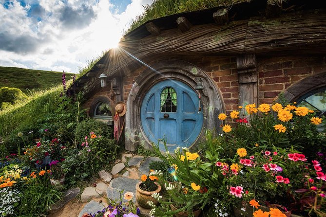 3 Day Waitomo Caves, Hobbiton Movie Set and Rotorua Tour from Auckland - Key points to know before booking