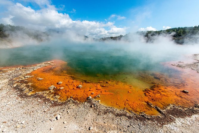 3 Day Waitomo Caves, Hobbiton Movie Set and Rotorua Tour from Auckland - Te Puia combines geysers, buildings, and Māori culture