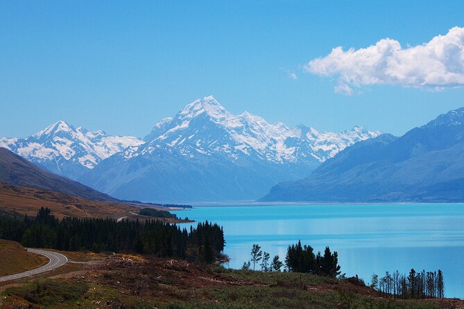 4-Day Great Southern Island Circle Tour from Christchurch - Day 2: The long road to Milford Sound