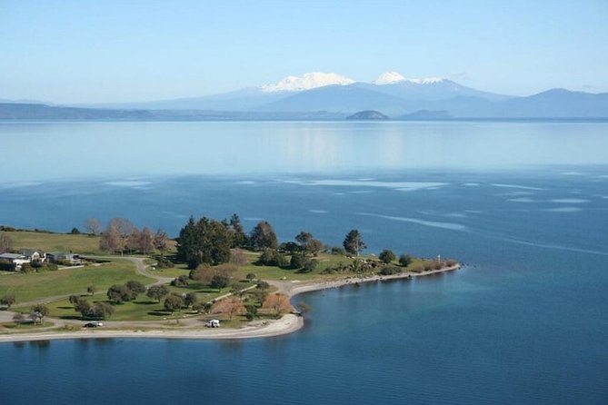 4-Day Wellington to Auckland via Rotorua Tour - Day 1: The long road through Lake Taupo