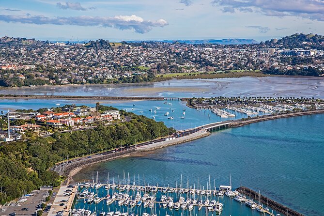 5-Day Bay of Islands, Auckland, Hobbiton, Rotorua & Waitomo Tour - Day four: Waitomo glowworms and Rotorua geothermal heat