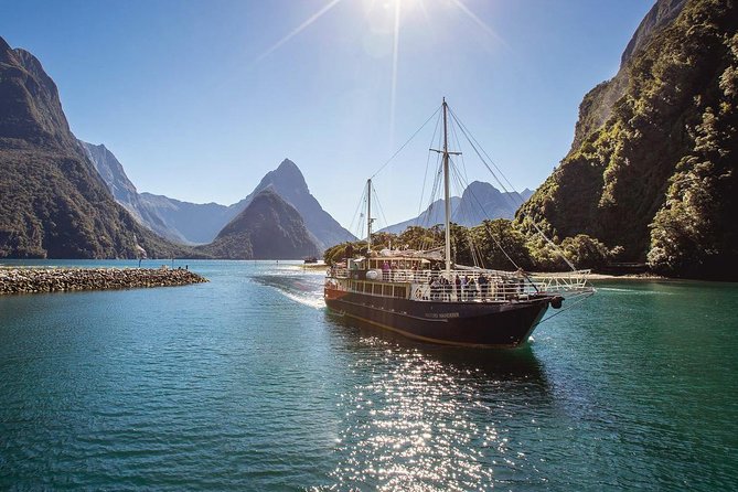 6 Day South Island Circut: Milford Sound, Queenstown and Glaciers - Queenstown gives you room to choose
