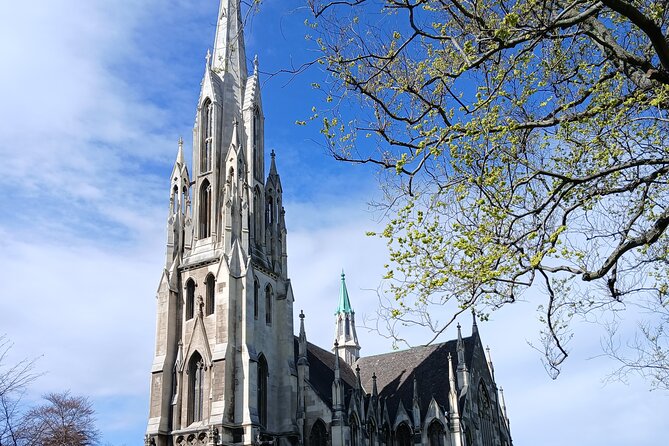 A 2 hour Small Group Dunedin City Highlights Tour - The cemetery and the story of William Larnach