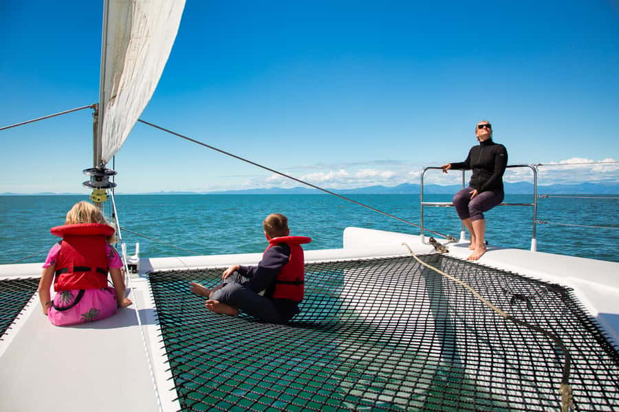 Abel Tasman National Park: Cruise, Walk & Sailing Tour - Sailing back on the afternoon yacht