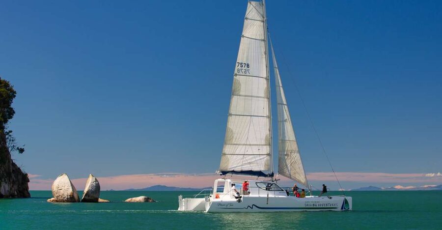 Abel Tasman National Park: Day Sailing Adventure with Lunch - Sailing past Abel Tasman’s golden coastline