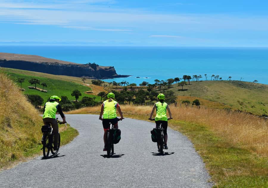 Akaroa: Electric Mountain Bike and Sea Kayak Adventure - Choosing the order of your two activities