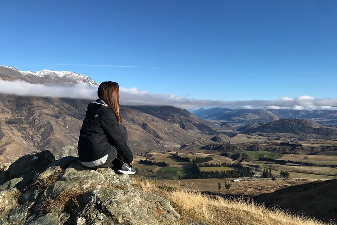 Arrowtown and Wanaka Highlights Tour from Queenstown - Cardrona Hotel and the bra fence