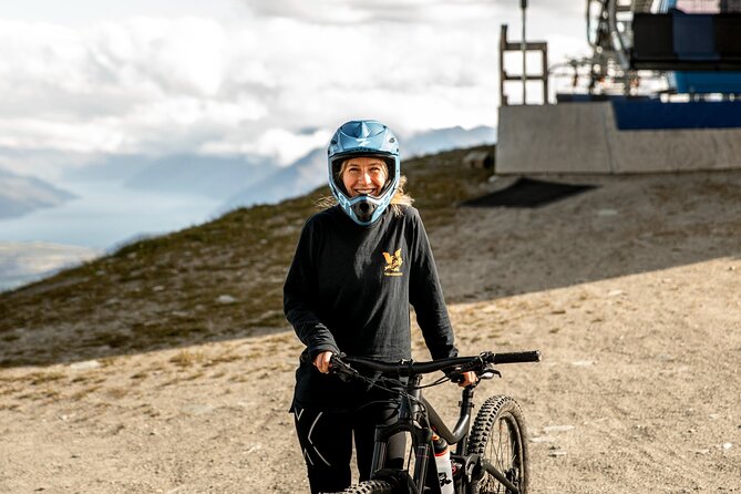 Arrowtown to Queenstown Full-Day Bike Adventure - The final ride beside Lake Wakatipu
