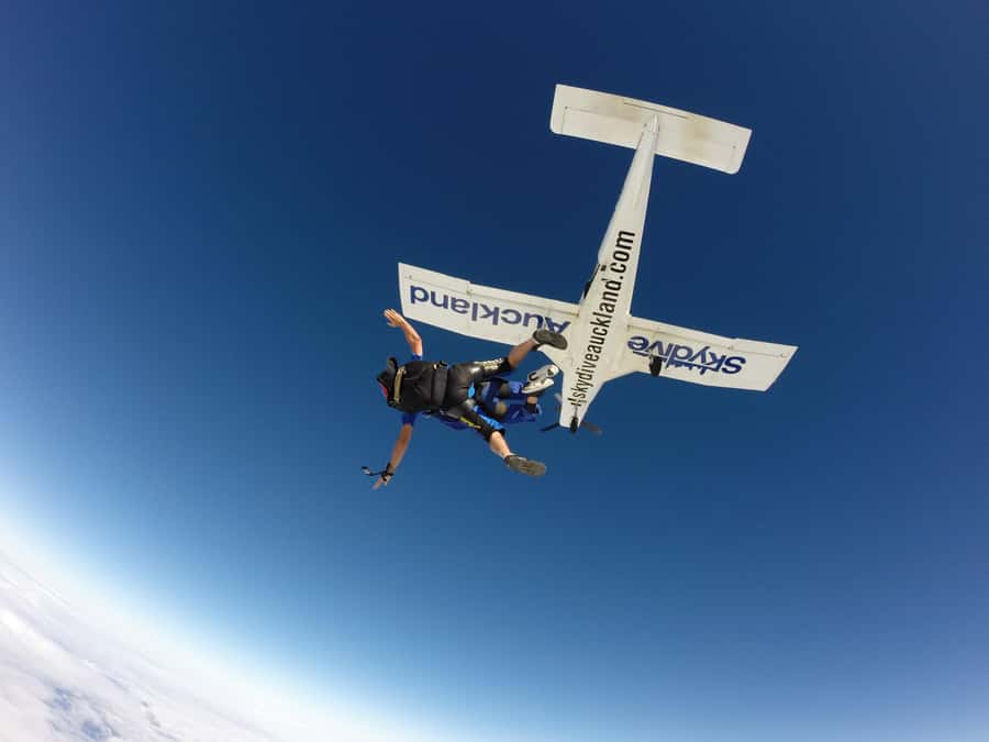 Auckland: 13000, 16000, or 18000-Foot Tandem Skydive - The quiet parachute ride back to earth