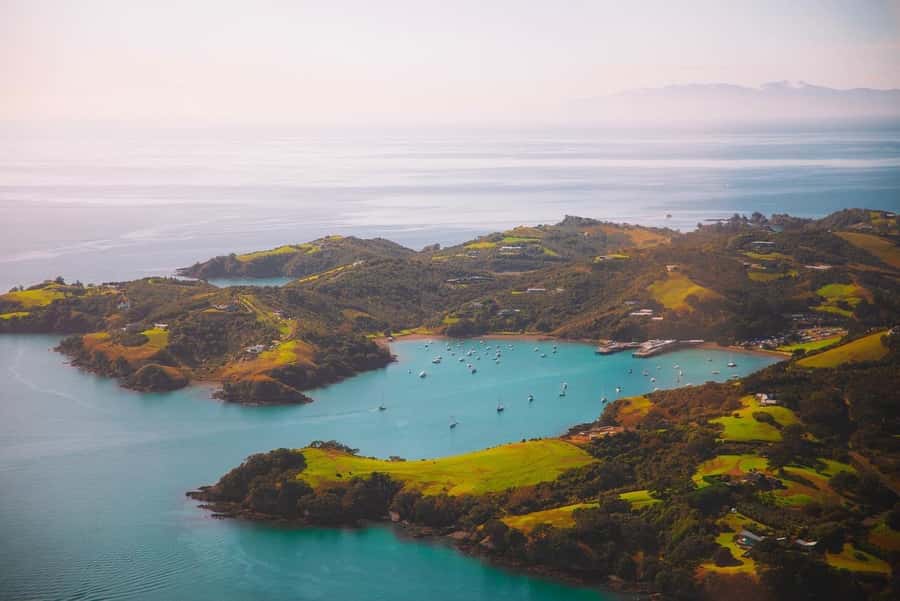 Auckland: 20min Helicopter scenic flight - City & Volcanoes - Sky Tower and Viaduct Harbour