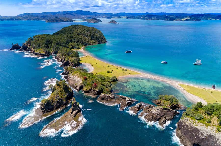 Auckland: Bay of Islands Day Tour with Dolphin Cruise - Why this Auckland day trip makes sense