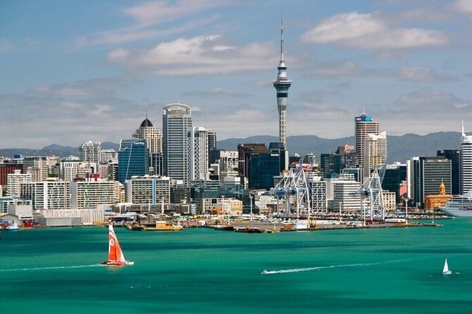 Auckland Best Street Food Tour With A Local Guide - Finishing along Queen Street