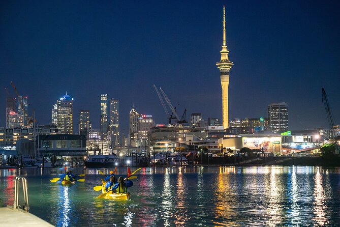 Auckland City Lights Night Kayaking Tour - Auckland by kayak, with the lights coming on