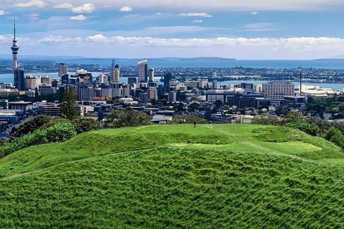 Auckland City Private Tour for Couples. Be chauffeur driven with added extras. - Devonport, North Head, and a proper village pause
