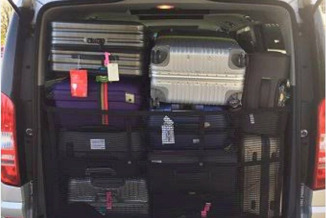 Auckland Downtown Hotel Transfers to/from Cruise Ship in Minivan - What the $42 group price really buys you
