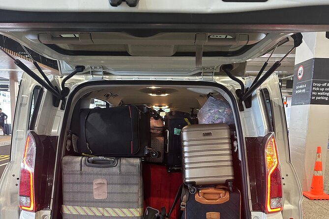 Auckland Downtown Hotel Transfers to/from Cruise Ship in Minivan - From the hotel lobby to the ship