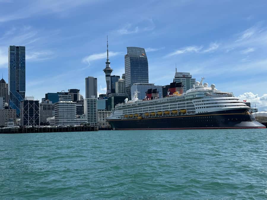 Auckland: GoGuided Auckland City Tour - Commentary that adds context without taking over
