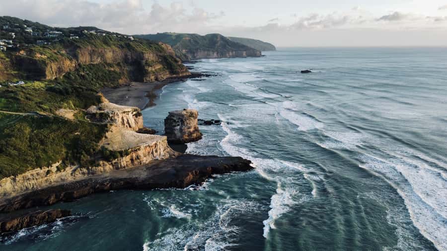 Auckland: Group Surfing Lesson with Muriwai Surf School - Why Muriwai is a good place to learn