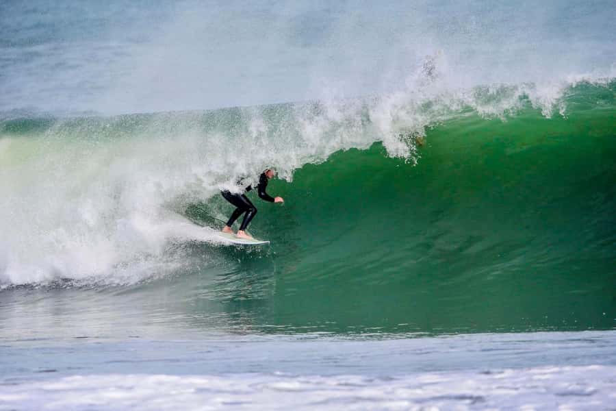 Auckland: Group Surfing Lesson with Muriwai Surf School - The main strengths and the fair drawbacks