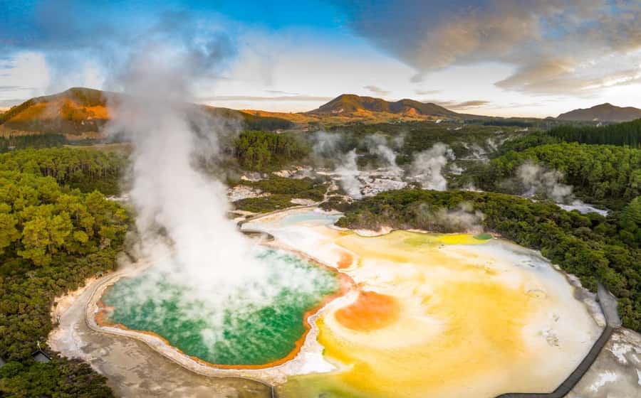 Auckland: Hobbiton, Rotorua and Wai-O-Tapu Day Tour - The Waikato drive sets the scene