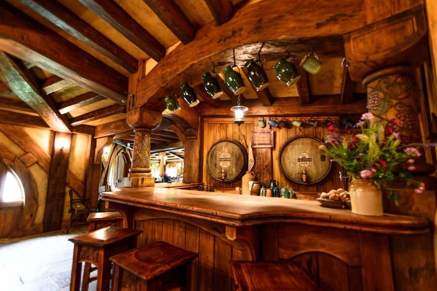 Auckland: Hobbiton & Waitomo Glow Worm Caves Private Tour - Why this Auckland day trip works
