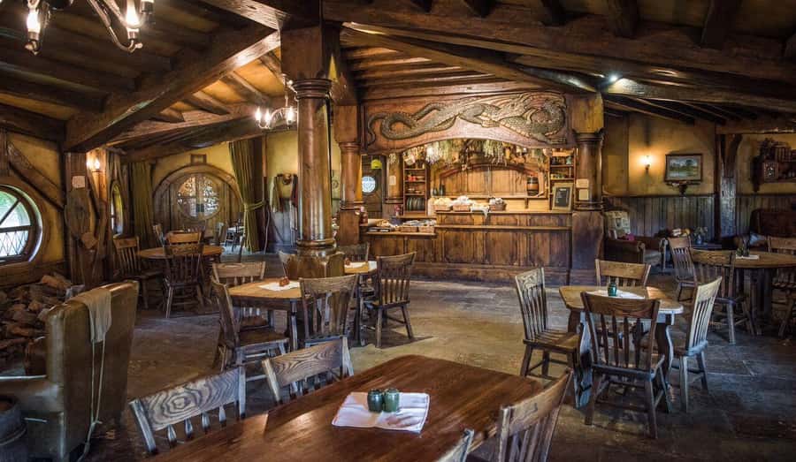 Auckland: Hobbiton & Waitomo Glow Worm Caves Private Tour - Who should book this experience