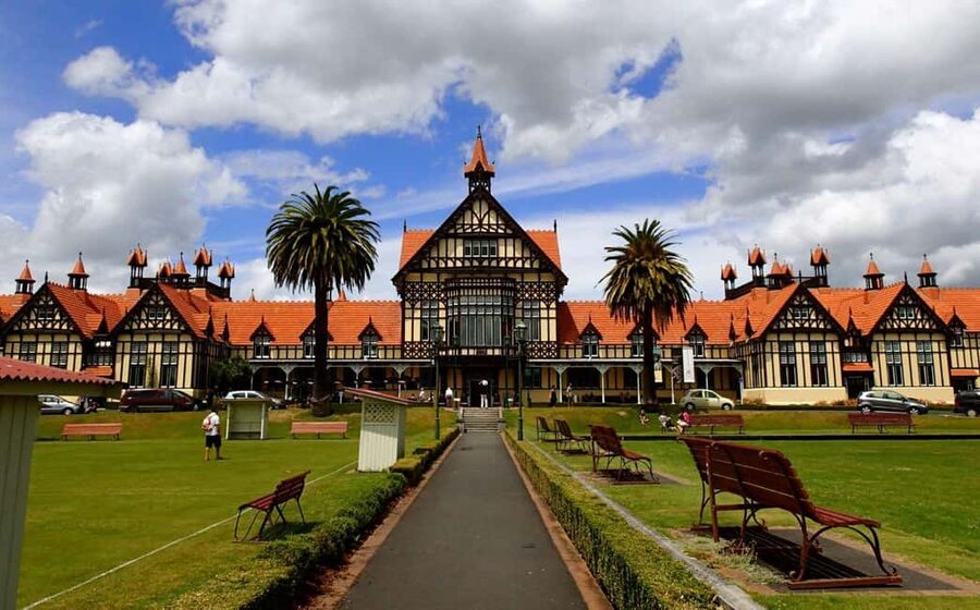 Auckland: One-Way Tour to Rotorua with Waitomo Caves - The strongest reasons to choose it