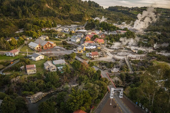 Auckland: Rotorua Māori Village, Waitomo Caves & Lunch - The haka and live performance give the visit its pulse