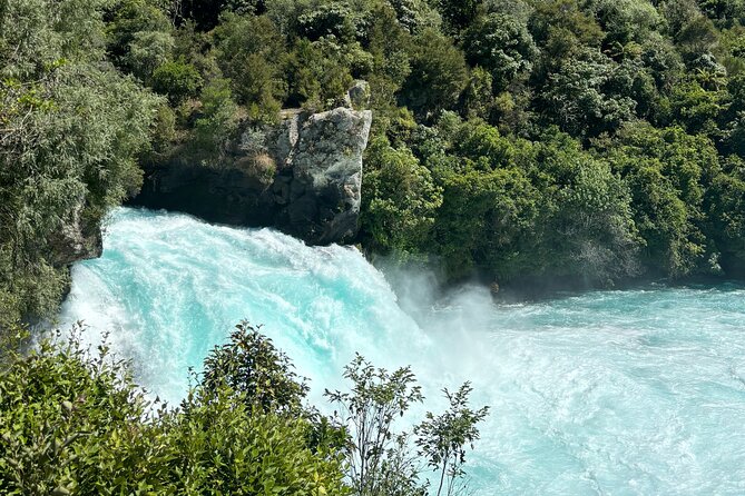 Auckland: Rotorua, Taupo, Waiotapu & Huka Falls Private Trip - Huka Falls and the Waikato River