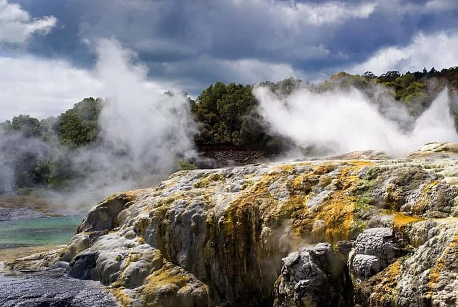 Auckland: Rotorua Wai-O-Tapu & Activity Combinations - Who should book the Wai-O-Tapu combination day?