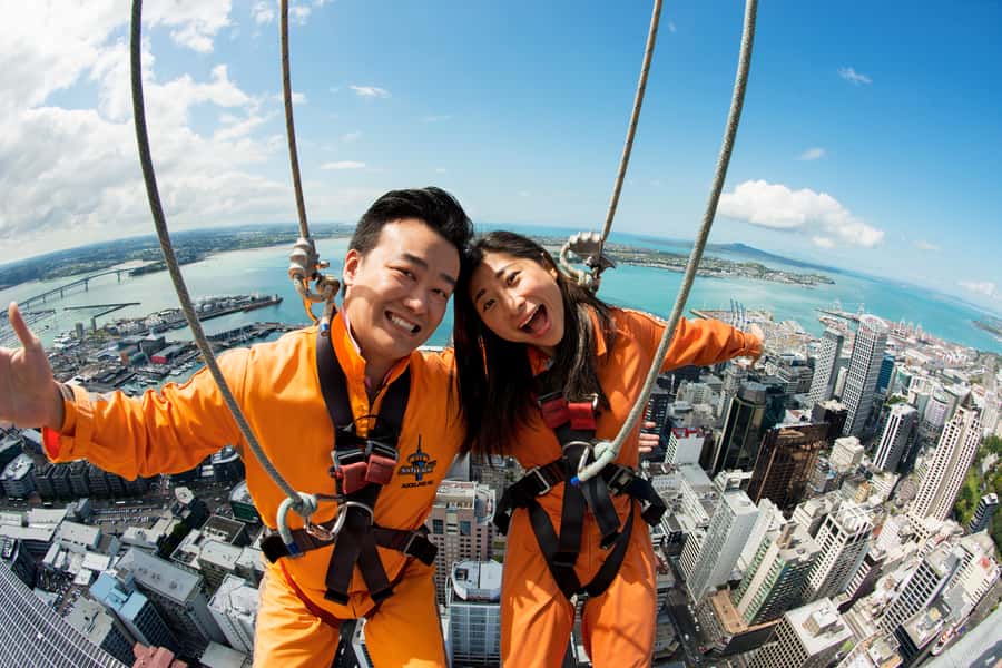 Auckland: Sky Tower SkyWalk - 192m High Edge Walk - Walking Auckland’s Sky Tower at 192 Metres