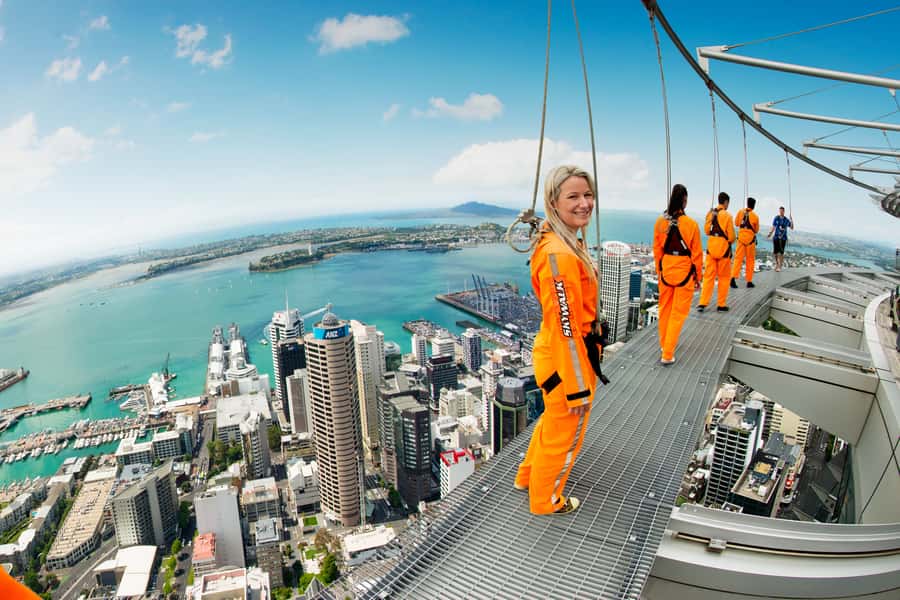 Auckland: Sky Tower SkyWalk - 192m High Edge Walk - Safety Training Before You Step Outside
