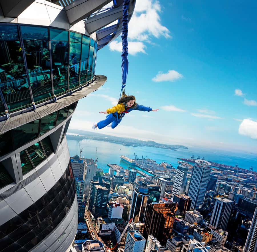 Auckland: SkyJump with Sky Tower Entry Ticket - The jump: 11 seconds of straight-down speed