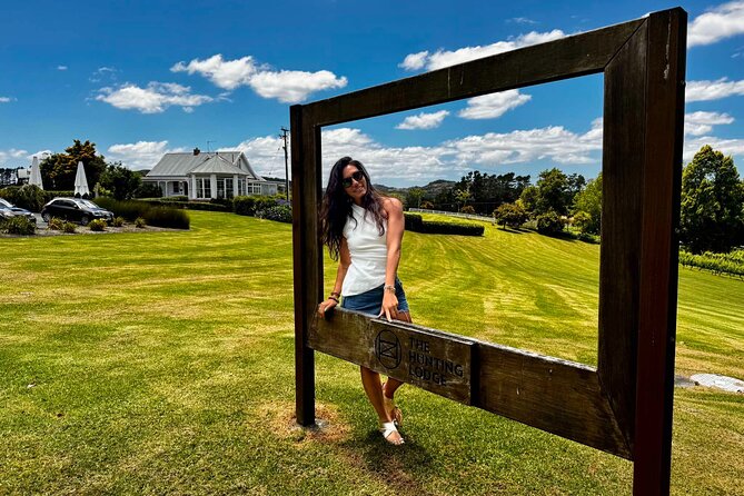 Auckland West Vineyard Tour with lunch and tastings incl - Wine, lunch, and the real value of the $335 price