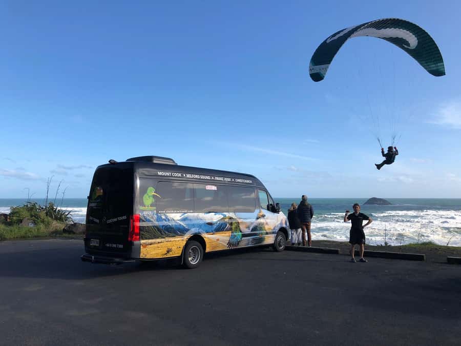 Auckland: Wild West Coast, Black Sand Beaches Tour inc Lunch - A short finish in Devonport