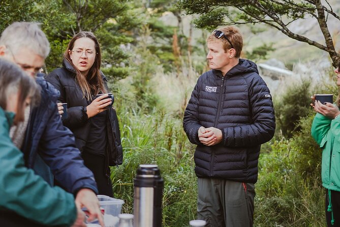 Award Winning Milford Sound Full Day Tour & Cruise from Te Anau - Guides who make the long road worthwhile