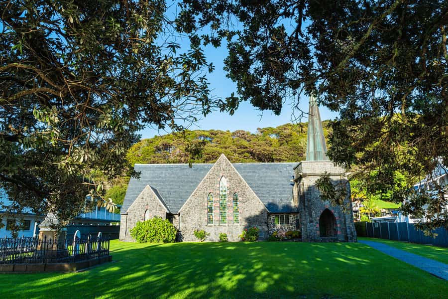 Bay of Islands: 1 Hour Scenic Bay of Islands Tour - Why the nine-person limit matters
