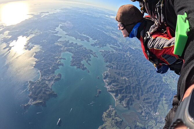 Bay of Islands: 9000ft Skydive - Reading the Bay of Islands from above