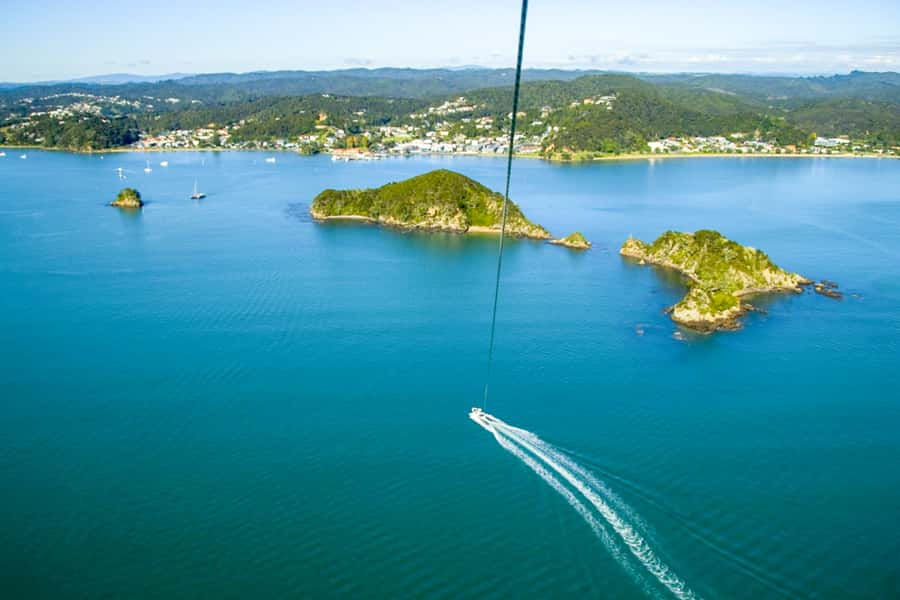 Bay of Islands: Parasail, Paihia and Russell - Rising above Paihia and Russell