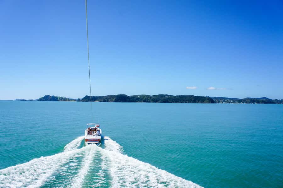 Bay of Islands: Parasail, Paihia and Russell - The boat launch and first lift