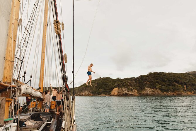 Bay of Islands Tall Ship Sailing on R. Tucker Thompson Including BBQ Lunch - A charitable trip with a practical local purpose