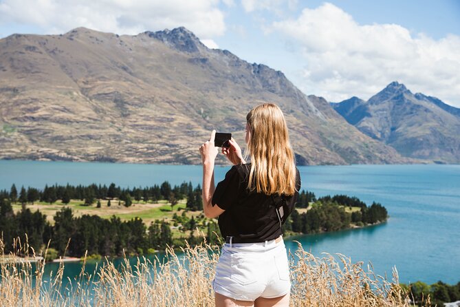 Best of Queenstown Guided Tour with Wine Tasting & Boat Cruise - Arrowtown offers history in a compact stop