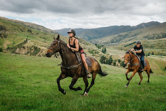 Cardrona High Country Pub Trail Horse Riding Trek (Intermediate+) - The Cardrona Hotel drink stop